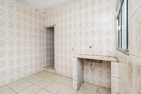 Cozinha de casa para alugar com 1 quarto, 22m² em Jardim Helena, São Paulo