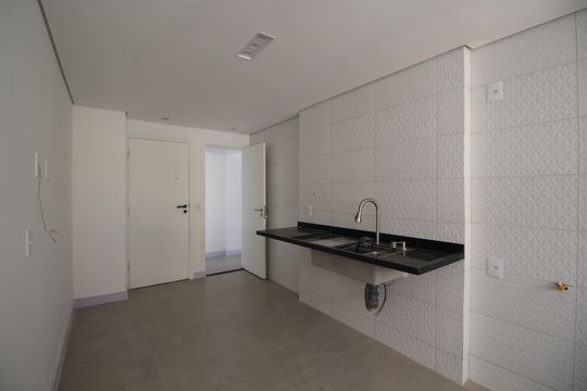 Cozinha de apartamento para alugar com 3 quartos, 105m² em Jacarepaguá, Rio de Janeiro