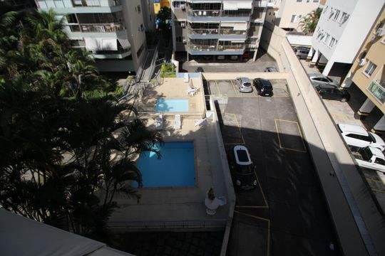 Sala - Vista de apartamento para alugar com 3 quartos, 105m² em Jacarepaguá, Rio de Janeiro