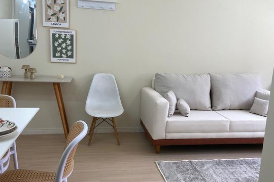 Sala de apartamento à venda com 2 quartos, 59m² em Jardim Santo André, Santo André
