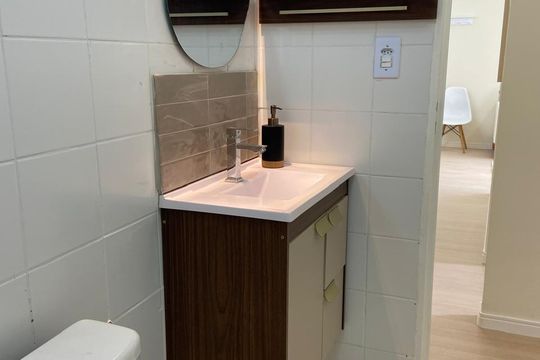 Banheiro de apartamento à venda com 2 quartos, 59m² em Jardim Santo André, Santo André