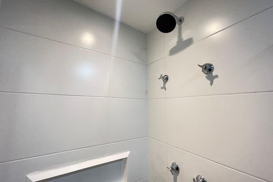 Banheiro de kitnet/studio à venda com 1 quarto, 25m² em Butantã, São Paulo