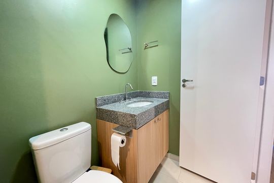 Banheiro de kitnet/studio à venda com 1 quarto, 25m² em Butantã, São Paulo