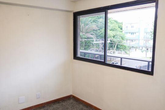 QUARTO 01 de apartamento para alugar com 2 quartos, 80m² em Recreio dos Bandeirantes, Rio de Janeiro