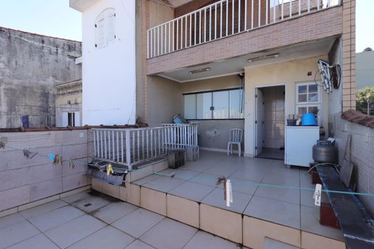 Área de Serviço externa de casa para alugar com 3 quartos, 205m² em Jardim Pilar, Santo André
