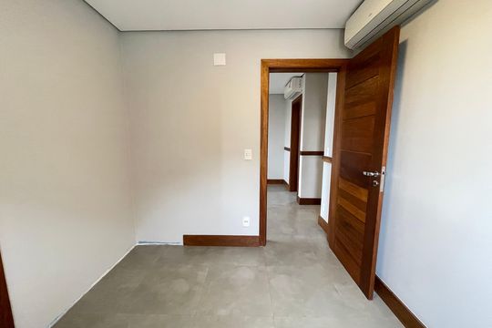 Suíte 2 de apartamento à venda com 2 quartos, 200m² em Jardim Apoador, São Paulo