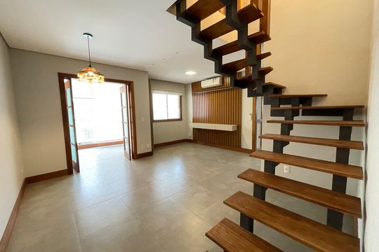 Apartamento à venda com 2 quartos, 200m² em Jardim Apoador, São Paulo