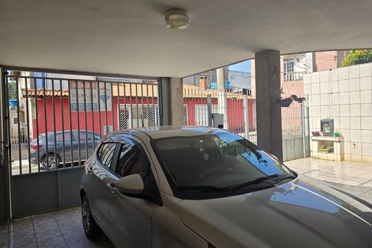 Garagem de casa para alugar com 8 quartos, 226m² em Jardim Pereira, Guarulhos