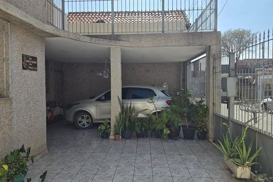 Garagem de casa para alugar com 8 quartos, 226m² em Jardim Pereira, Guarulhos