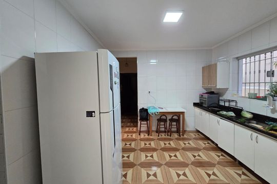Cozinha de casa para alugar com 8 quartos, 226m² em Jardim Pereira, Guarulhos