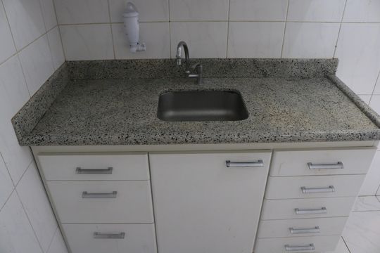 Cozinha de apartamento para alugar com 3 quartos, 93m² em Vila Hamburguesa, São Paulo