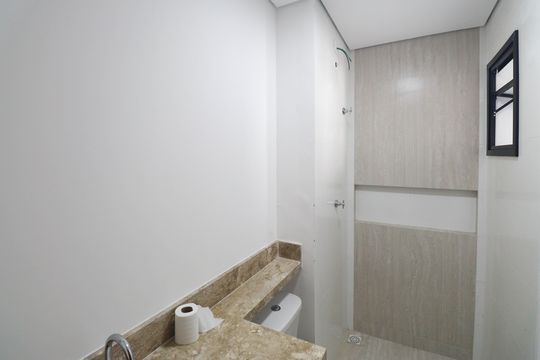 Banheiro de apartamento à venda com 2 quartos, 41m² em Vila Gustavo, São Paulo