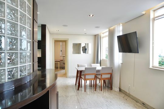Sala  de apartamento à venda com 2 quartos, 66m² em São Lucas, Belo Horizonte
