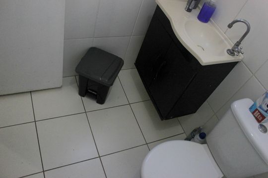 Banheiro de apartamento para alugar com 2 quartos, 50m² em Jardim Bela Vista, Guarulhos