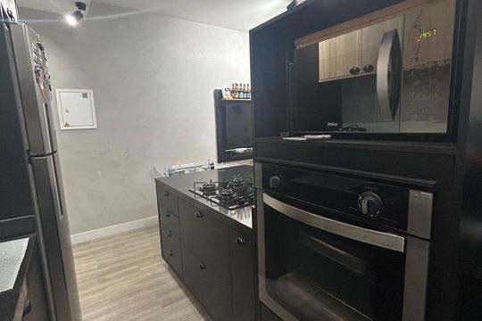 Cozinha de apartamento à venda com 1 quarto, 34m² em Vila Osasco, Osasco