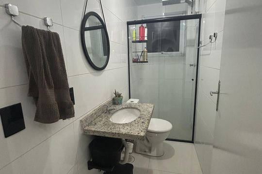 Banheiro de apartamento à venda com 1 quarto, 34m² em Vila Osasco, Osasco