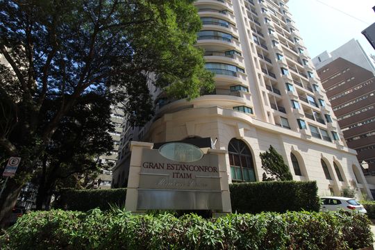Fachada de apartamento para alugar com 1 quarto, 52m² em Vila Nova Conceição, São Paulo