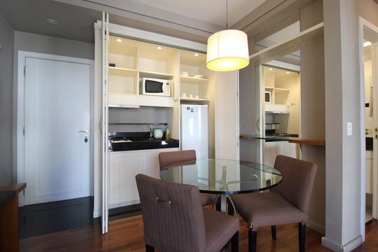 Sala/Cozinha de apartamento para alugar com 1 quarto, 52m² em Vila Nova Conceição, São Paulo