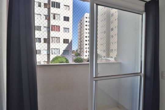 Sacada de apartamento para alugar com 2 quartos, 48m² em Jardim Holanda, Uberlândia