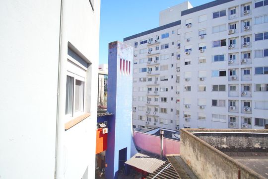 Quarto - Vista de apartamento para alugar com 1 quarto, 46m² em Floresta, Porto Alegre