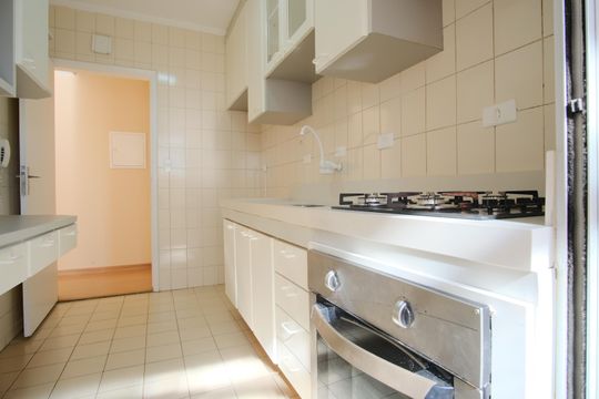 Cozinha de apartamento para alugar com 3 quartos, 60m² em Chácara Santo Antônio, São Paulo