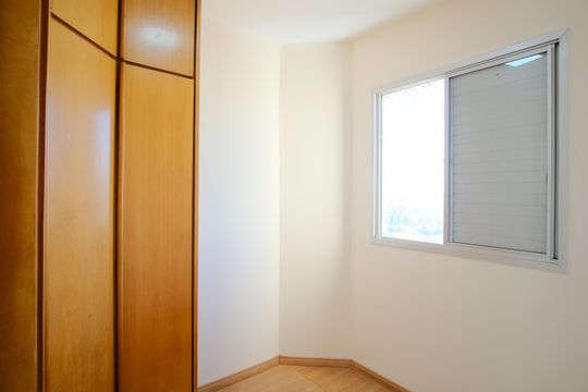 Quarto 2 de apartamento para alugar com 3 quartos, 60m² em Chácara Santo Antônio, São Paulo