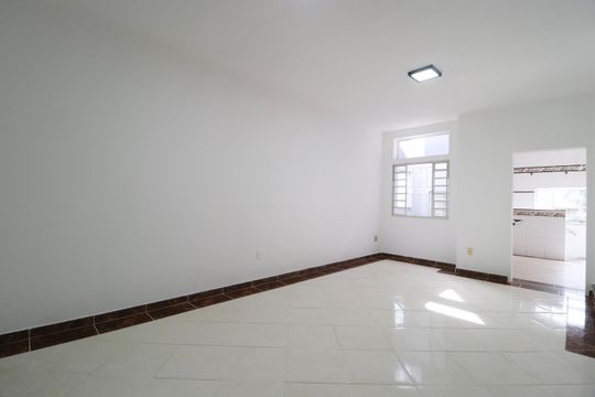 Sala de casa para alugar com 4 quartos, 400m² em Chácaras Tubalina E Quartel, Uberlândia