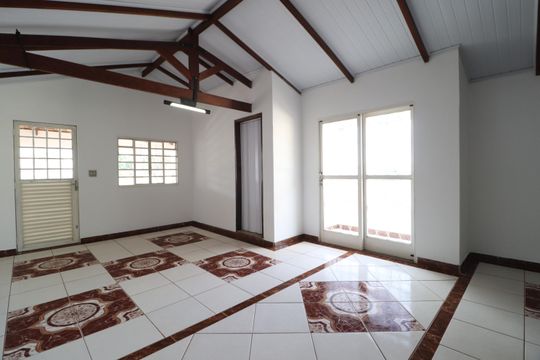 Suíte 2 de casa para alugar com 4 quartos, 400m² em Chácaras Tubalina E Quartel, Uberlândia