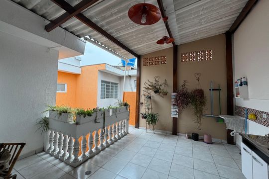 Varanda de casa para alugar com 3 quartos, 166m² em Vila Yara, Osasco