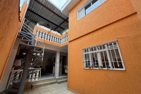 Quintal de casa para alugar com 3 quartos, 166m² em Vila Yara, Osasco