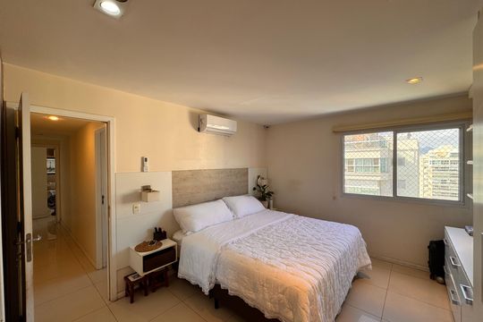 Suíte 1 de apartamento à venda com 3 quartos, 237m² em Barra da Tijuca, Rio de Janeiro