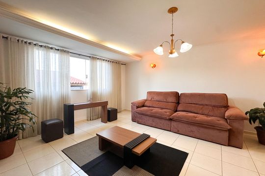 Sala de casa para alugar com 3 quartos, 237m² em Vila Euro, São Bernardo do Campo