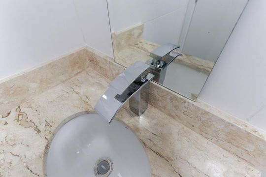 Banheiro de apartamento à venda com 2 quartos, 45m² em Vila Ester (zona Norte), São Paulo