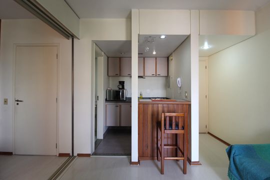 Cozinha de apartamento para alugar com 1 quarto, 35m² em Indianópolis, São Paulo
