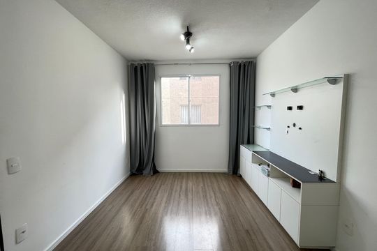 Apartamento à venda com 2 quartos, 38m² em Jardim Cláudia, São Paulo