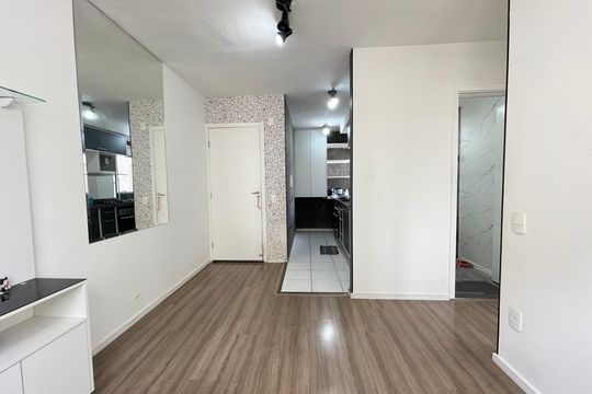 Sala de apartamento à venda com 2 quartos, 38m² em Jardim Cláudia, São Paulo