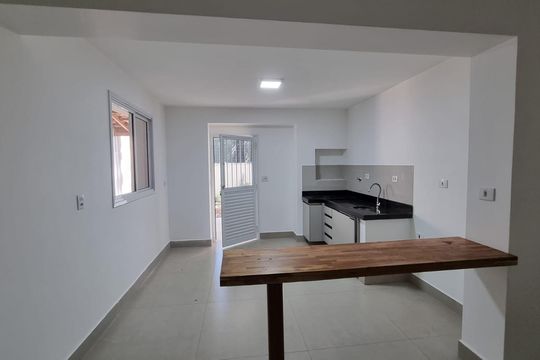 Casa para alugar com 1 quarto, 130m² em Santa Cecilia, São Paulo