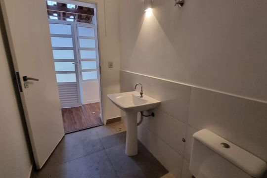 Casa para alugar com 1 quarto, 130m² em Santa Cecilia, São Paulo