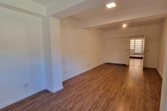 Casa para alugar com 1 quarto, 130m² em Santa Cecilia, São Paulo