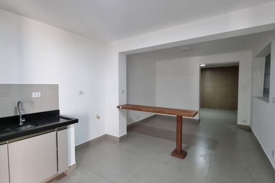 Casa para alugar com 1 quarto, 130m² em Santa Cecilia, São Paulo