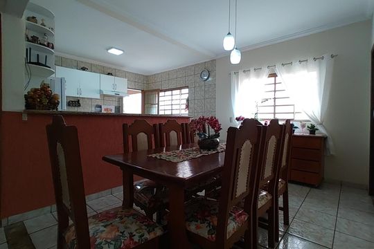 Sala de casa para alugar com 6 quartos, 200m² em Cidade Jardim, Uberlândia