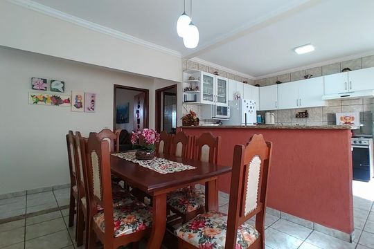 Casa para alugar com 6 quartos, 200m² em Cidade Jardim, Uberlândia