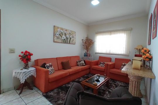 Sala de casa para alugar com 6 quartos, 200m² em Cidade Jardim, Uberlândia