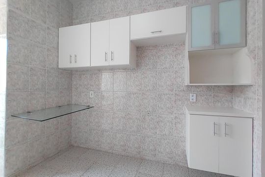 Cozinha de apartamento para alugar com 3 quartos, 85m² em Chácaras Tubalina e Quartel, Uberlândia