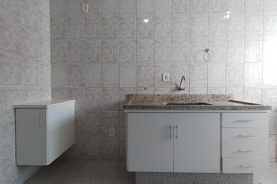 Cozinha de apartamento para alugar com 3 quartos, 85m² em Chácaras Tubalina e Quartel, Uberlândia