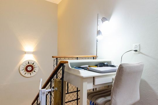 Casa de Condomínio à venda com 2 quartos, 84m² em Fátima, Canoas
