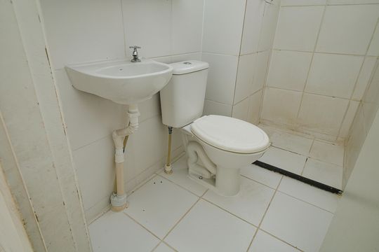Banheiro de apartamento para alugar com 2 quartos, 40m² em Campo Grande, Rio de Janeiro