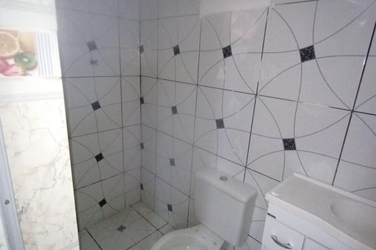 Banheiro social de casa para alugar com 2 quartos, 70m² em Cerâmica, Nova Iguaçu