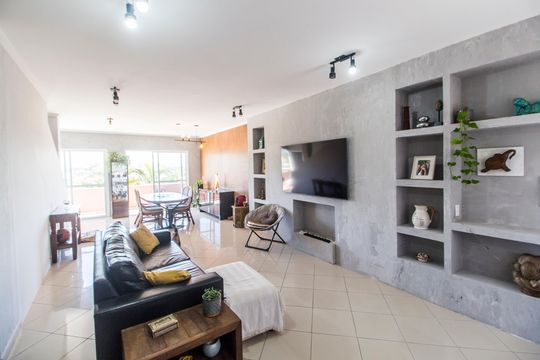 Casa de Condomínio à venda com 2 quartos, 227m² em Parque Sinai, Santana de Parnaíba