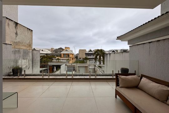 Suíte 1 (Master) - Varanda de casa de condomínio para alugar com 4 quartos, 490m² em Recreio dos Bandeirantes, Rio de Janeiro